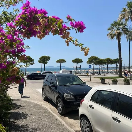 Apartment Spacious Beachside By Apartmentsvloraholidays *