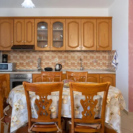 Top-floor Seaview
