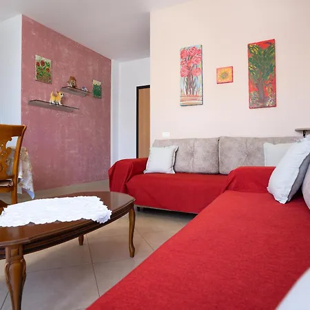 Top-floor Seaview *